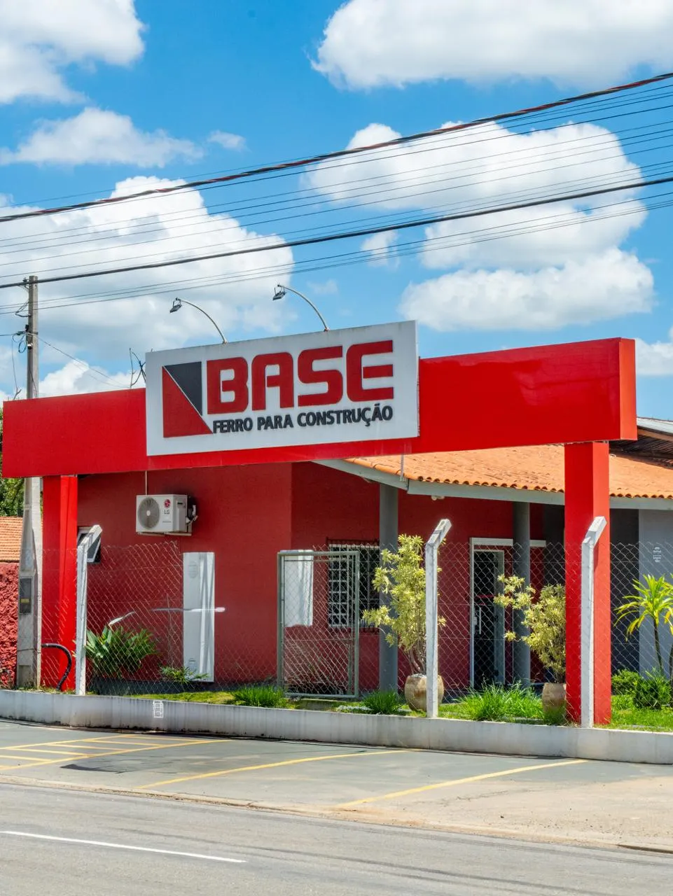 Fachada da BaseFerro em Atibaia